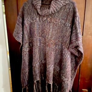 Pullover sweater poncho